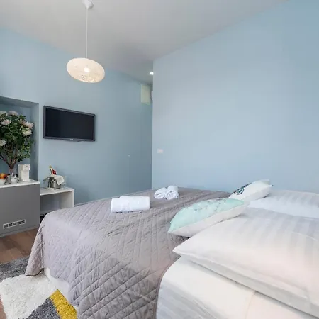 B&a Affittacamere 4*