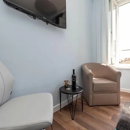 B&a Affittacamere 4*