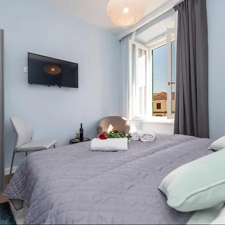 B&a Affittacamere 4*